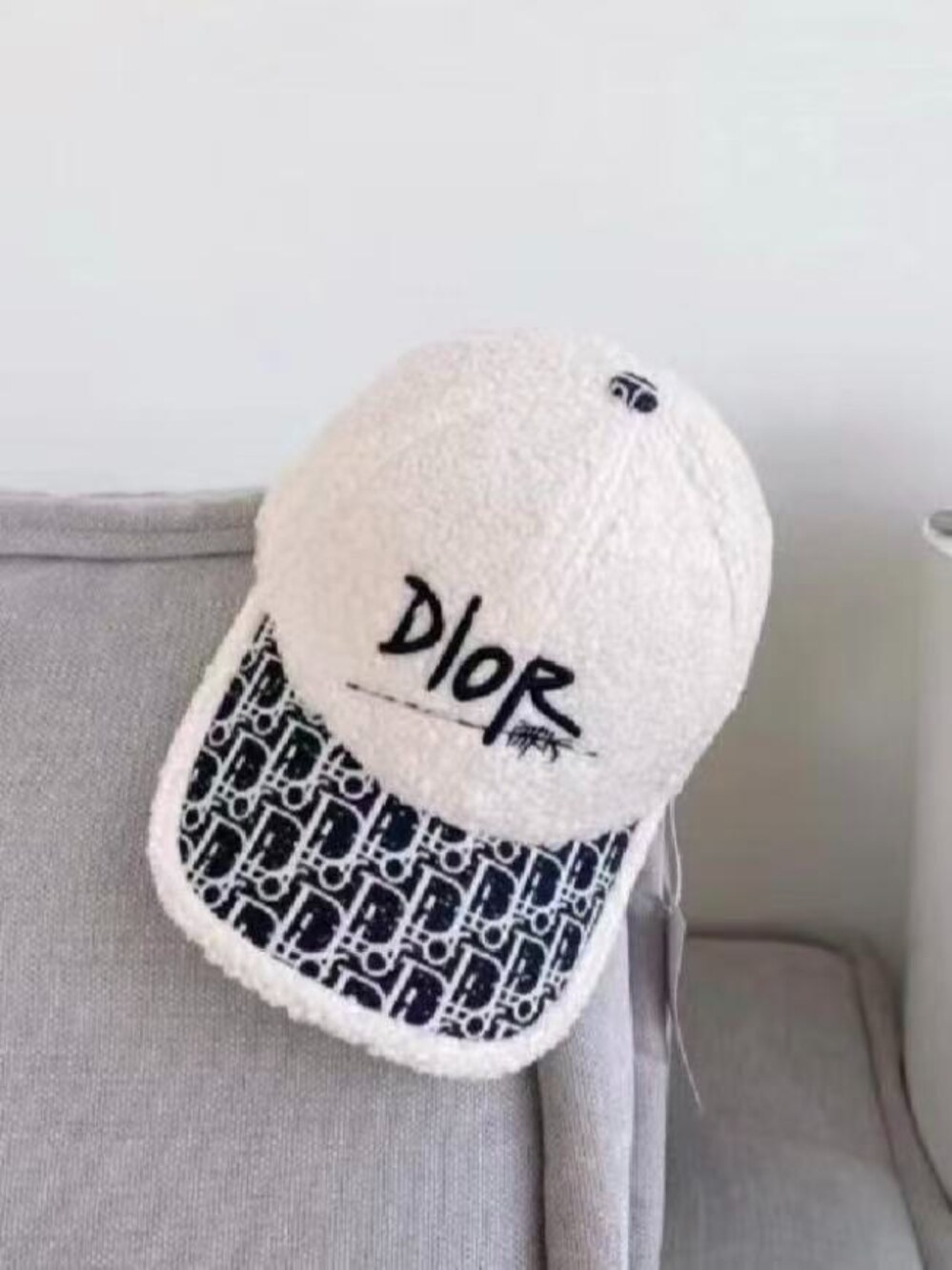 Dior Oblique Logo Shearling Baseball Cap - Picture 1 of 3